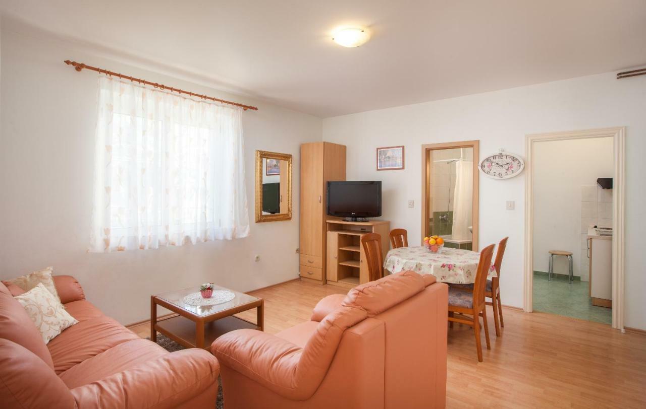 Apartments Cvjetni Dvori Makarska Exterior foto