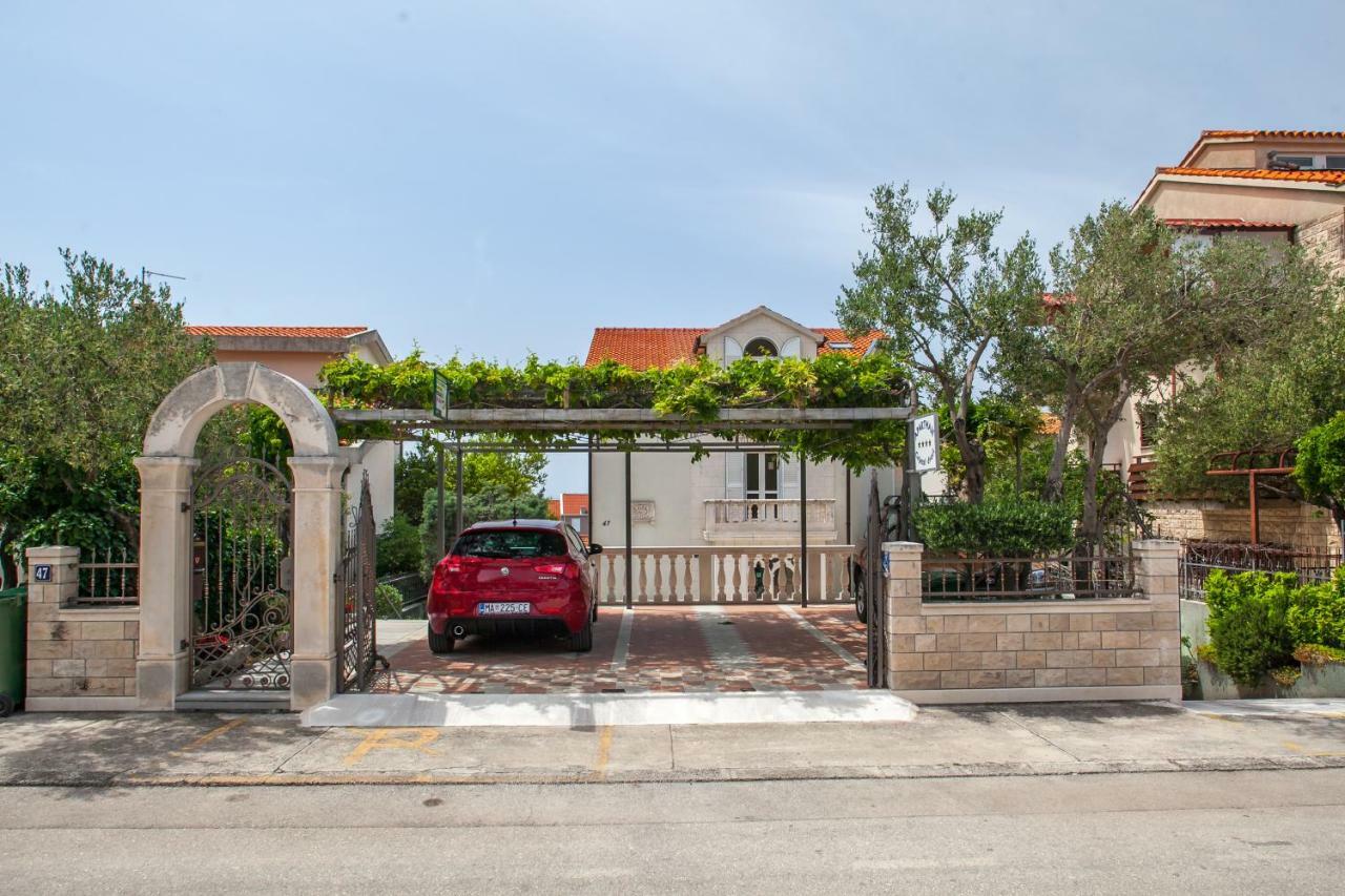 Apartments Cvjetni Dvori Makarska Exterior foto