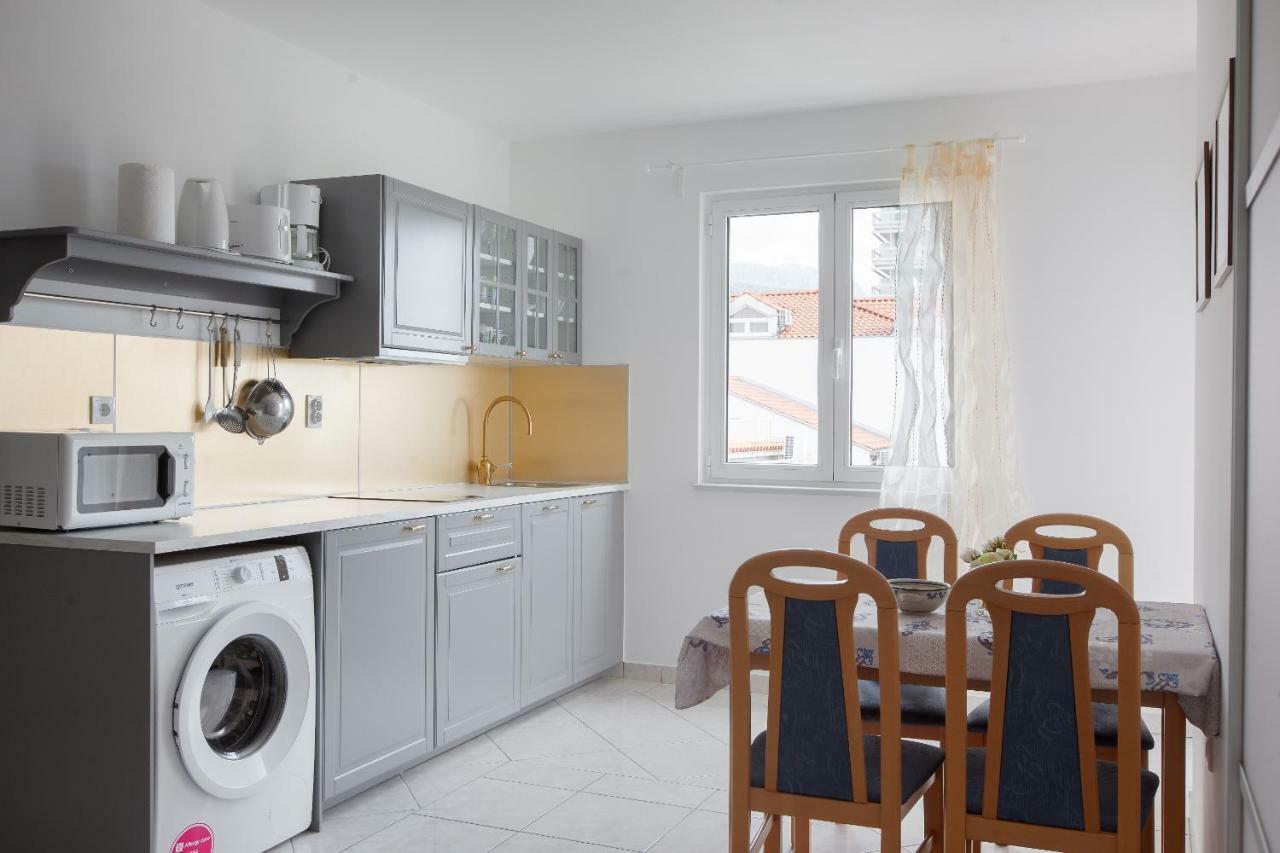 Apartments Cvjetni Dvori Makarska Exterior foto